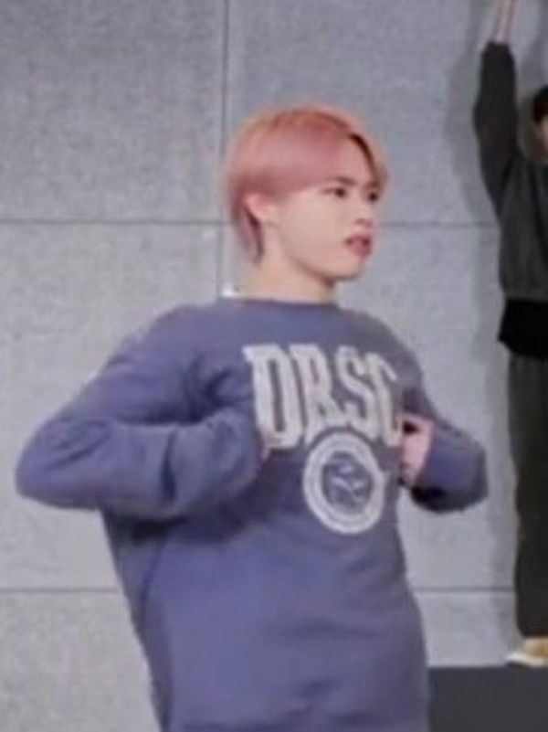 meme chống nạnh (4)