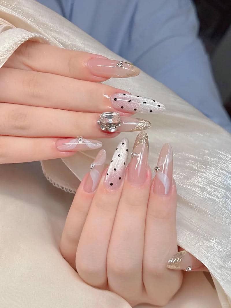 nail chấm bi (10)