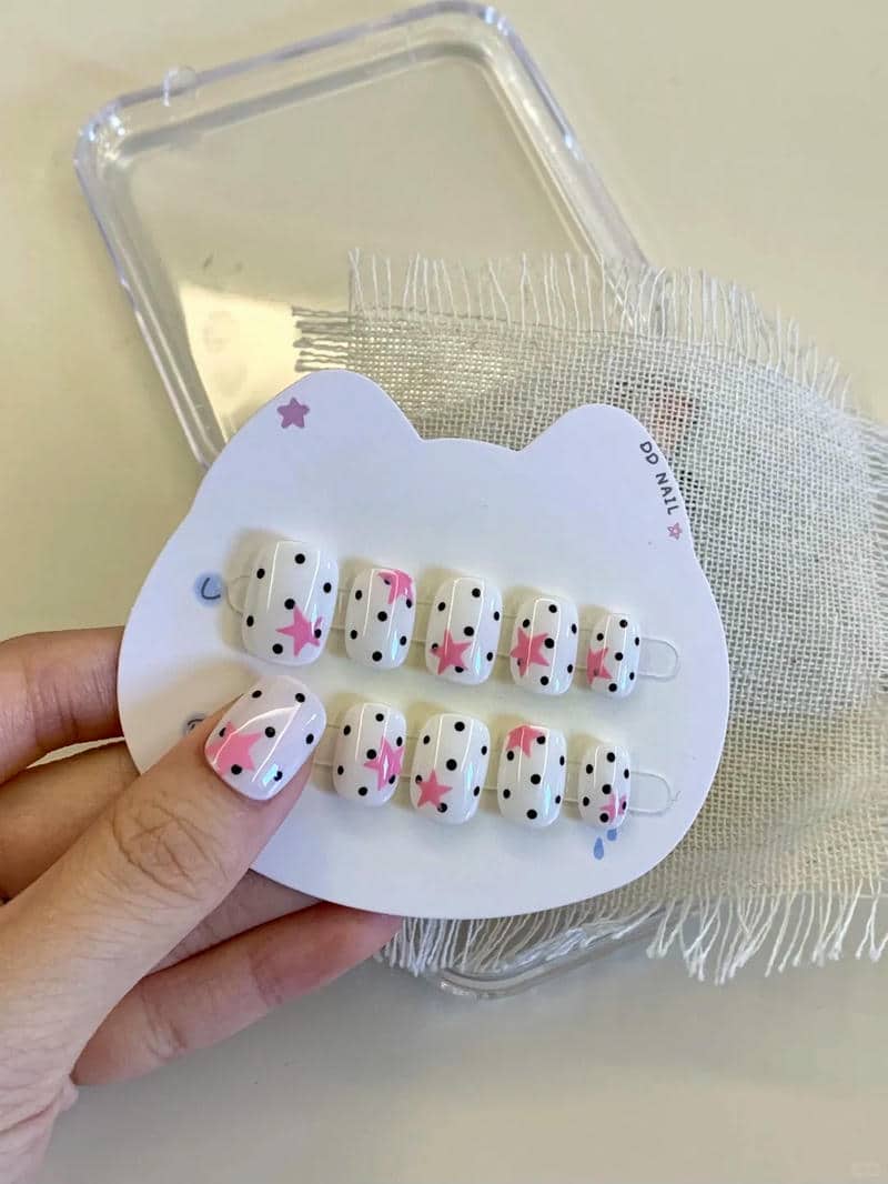 nail chấm bi (11)