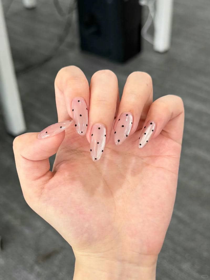 nail chấm bi (16)