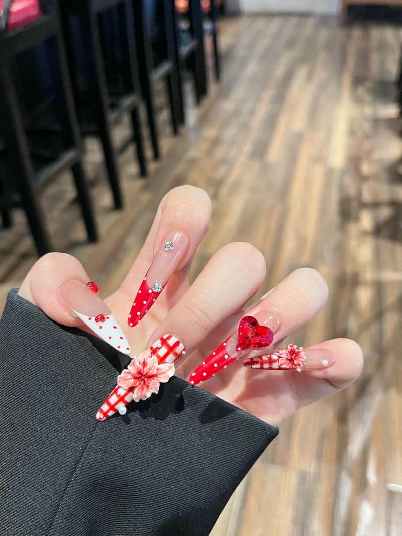 nail chấm bi (31)