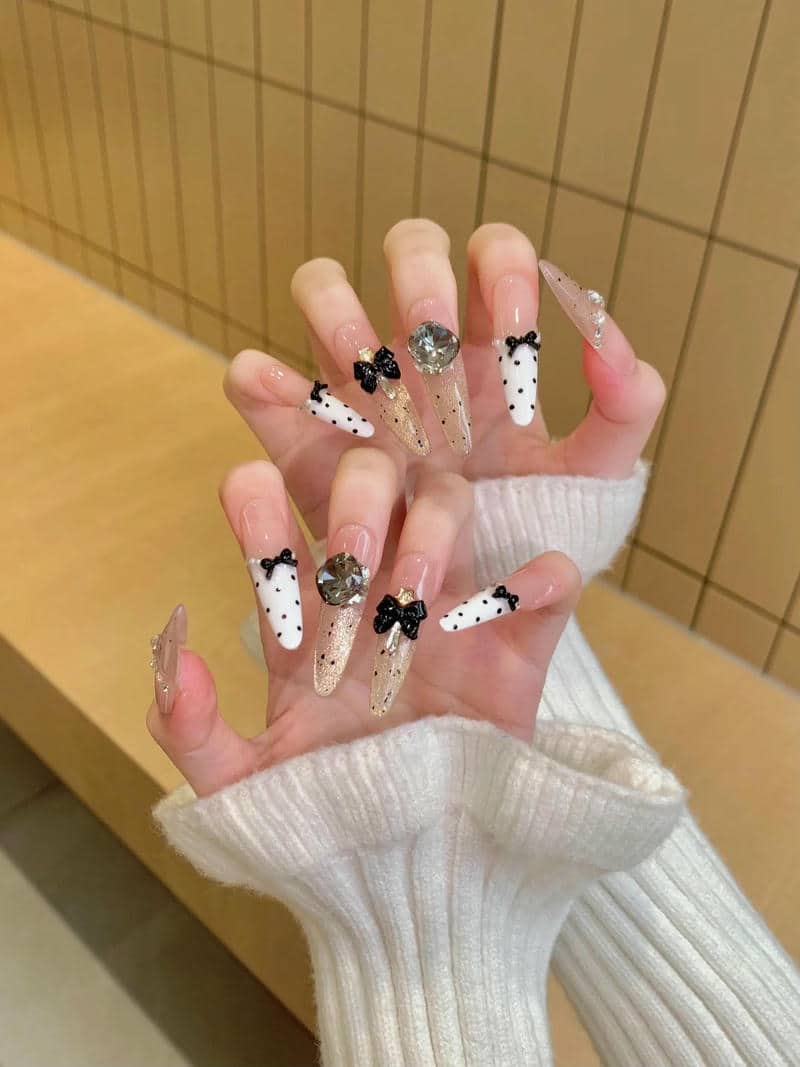 nail chấm bi (32)