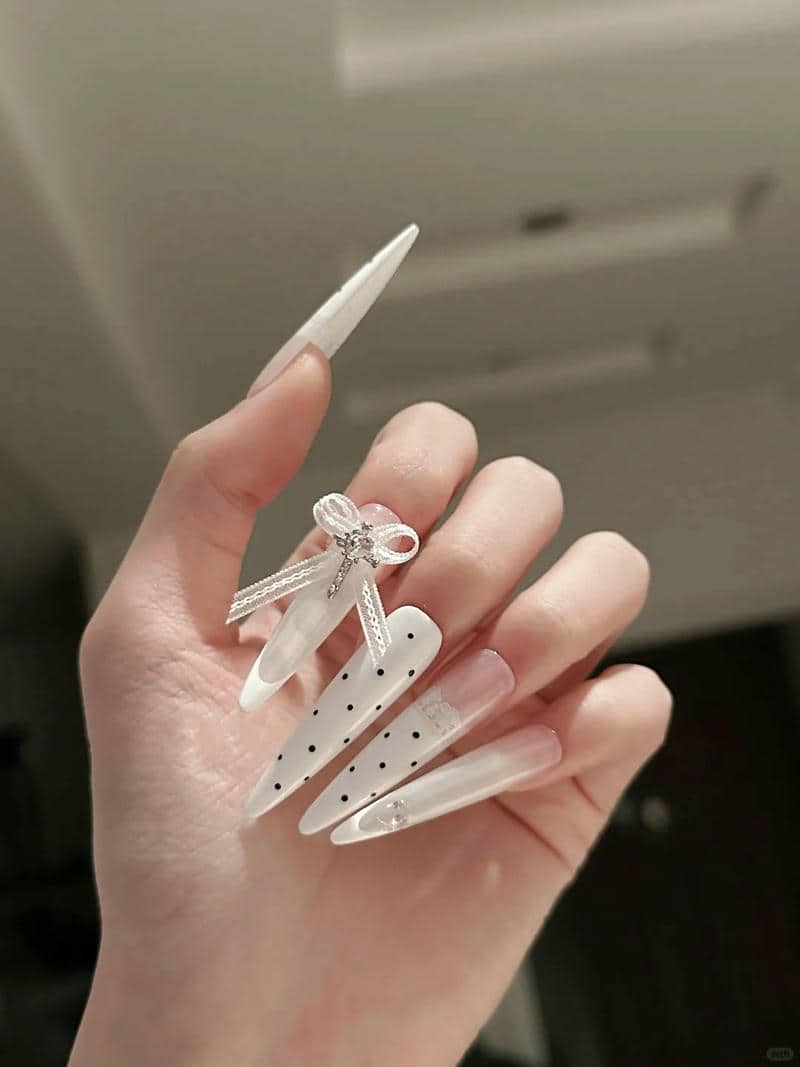 nail chấm bi (37)