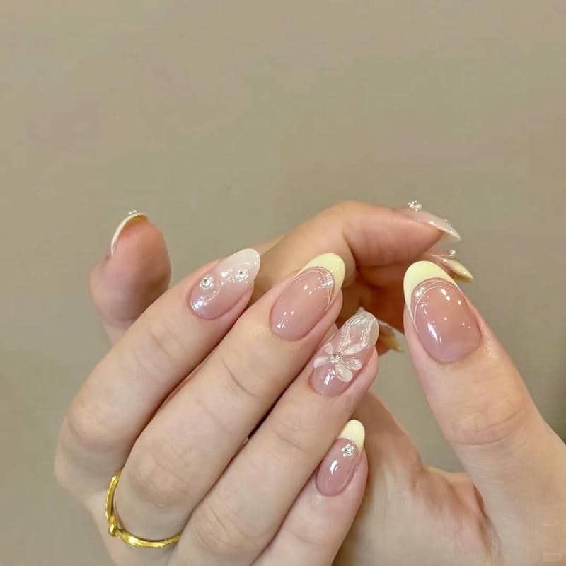 nail màu vàng (1)