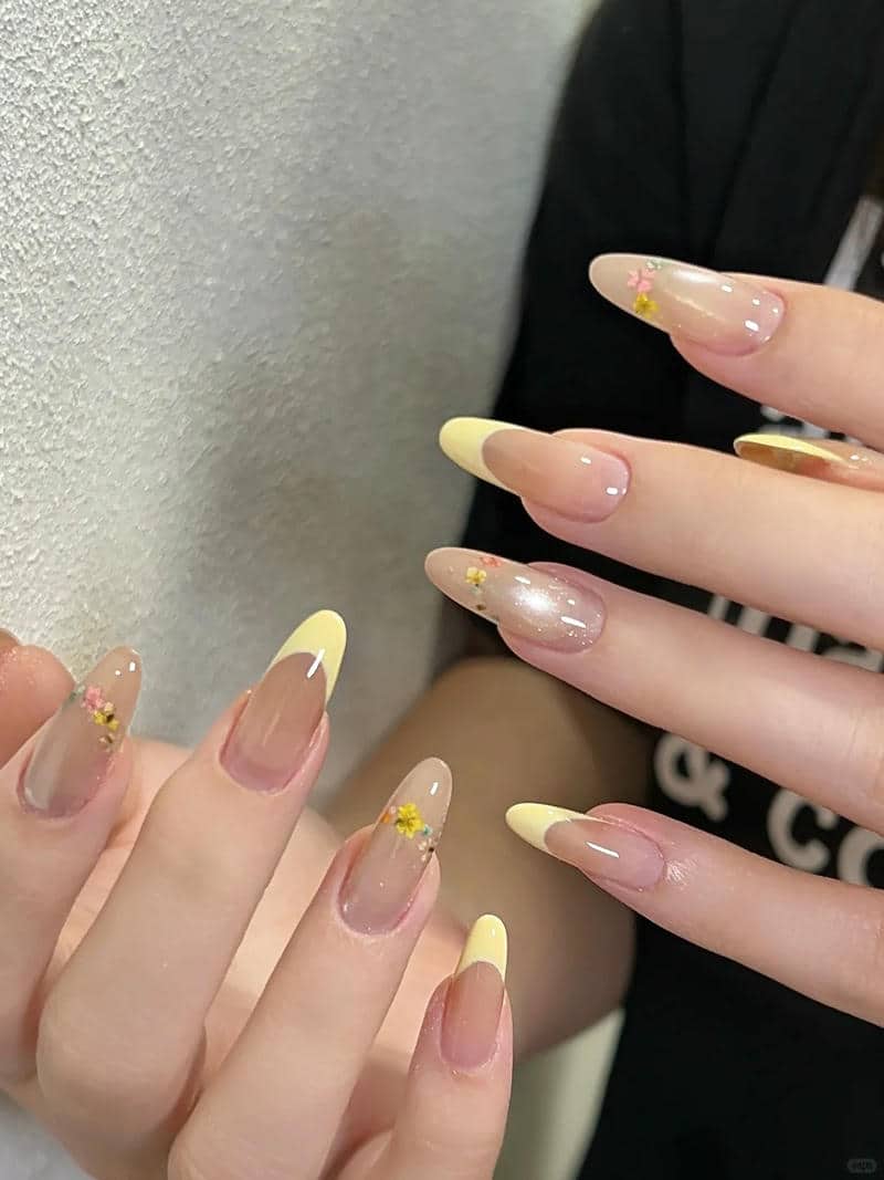 nail màu vàng (11)