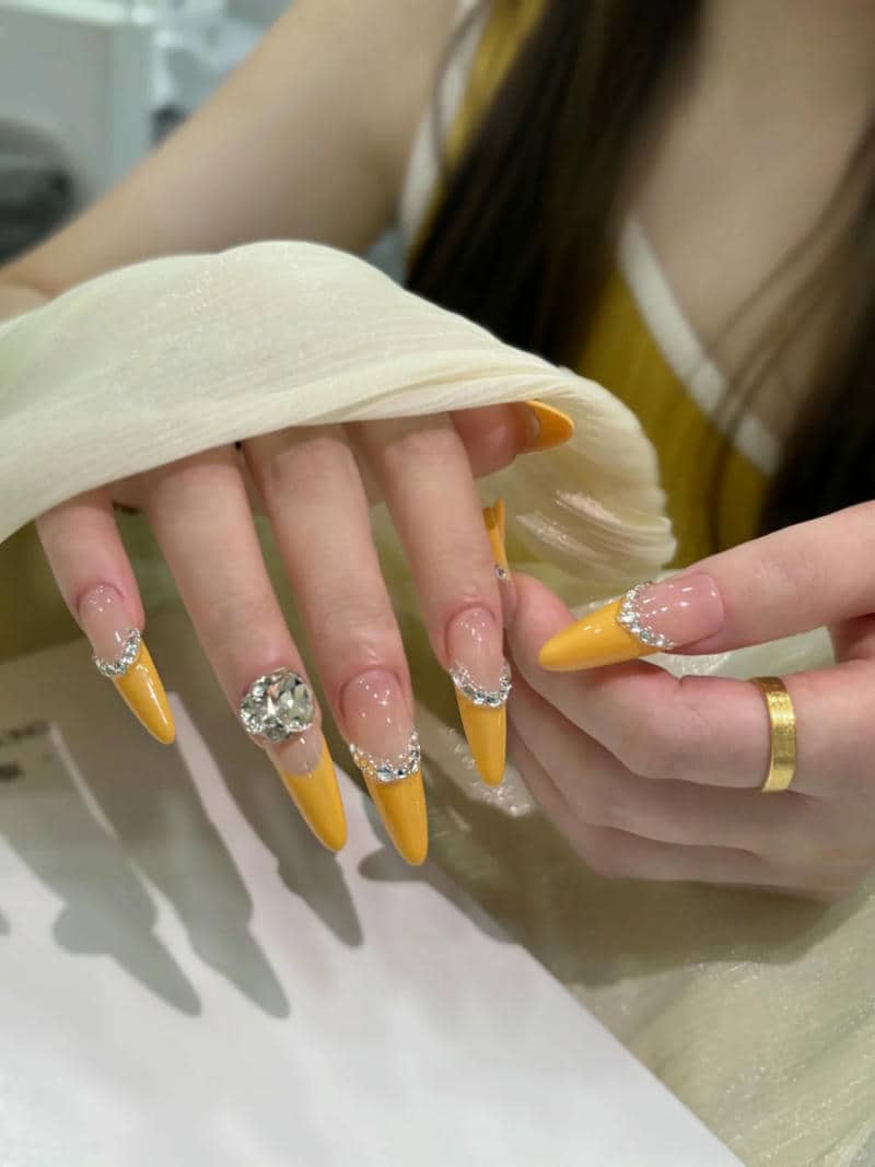 nail màu vàng (25)