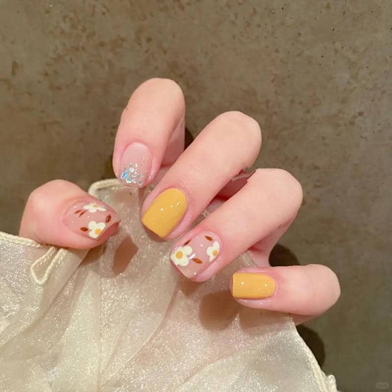 nail màu vàng (26)