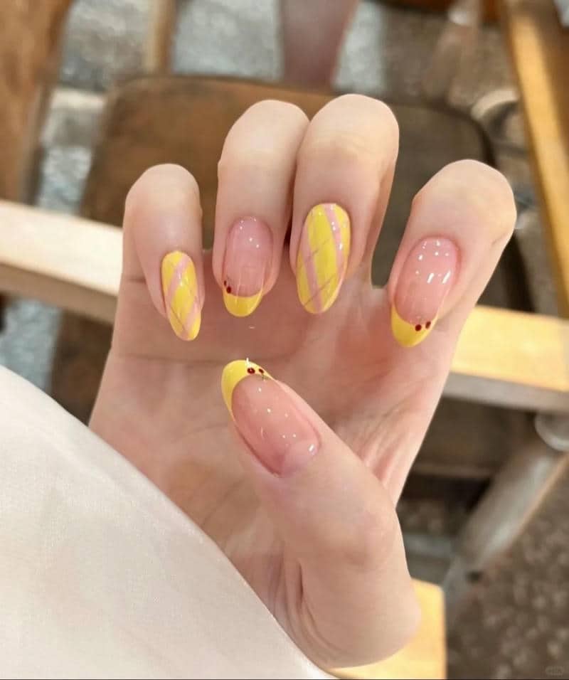 nail màu vàng (27)