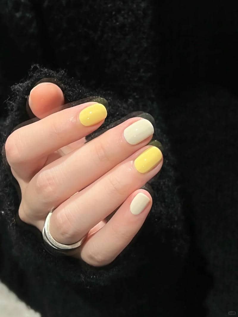 nail màu vàng (37)