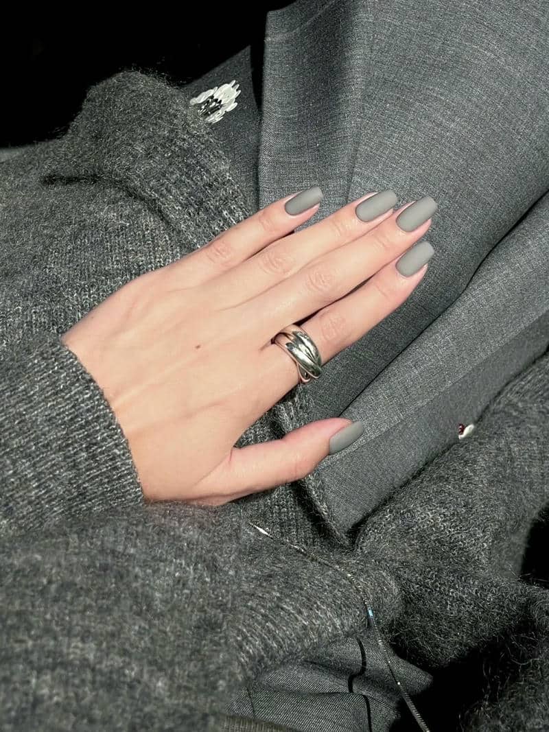 nail màu xám (2)