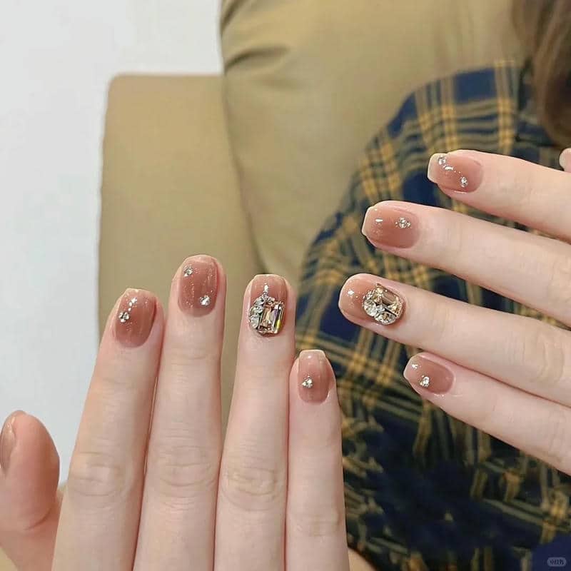 nail vuông (25)