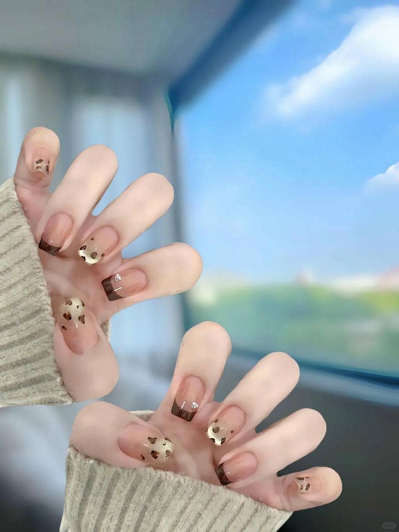 nail vuông (9)