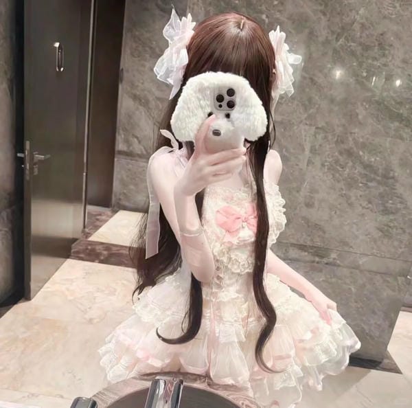 ảnh gái xinh che mặt bằng điện thoại (11)