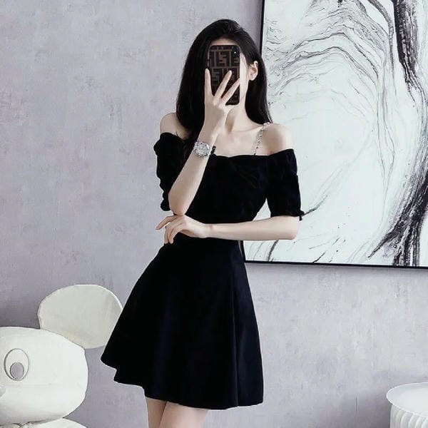 ảnh gái xinh che mặt bằng điện thoại (28)