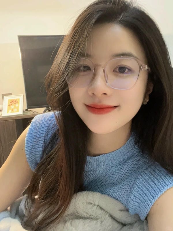 ảnh gái xinh đeo kính (11)