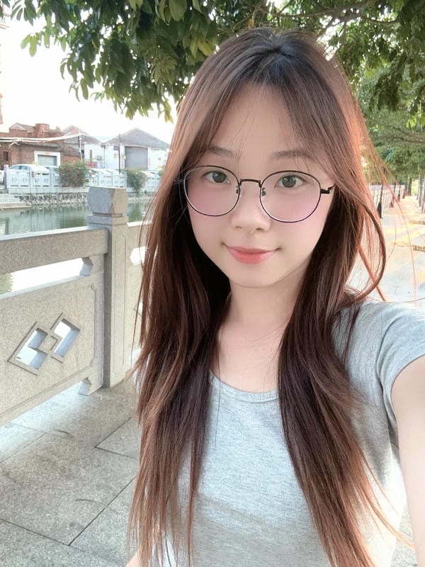 ảnh gái xinh đeo kính (16)