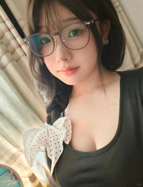 ảnh gái xinh đeo kính (5)