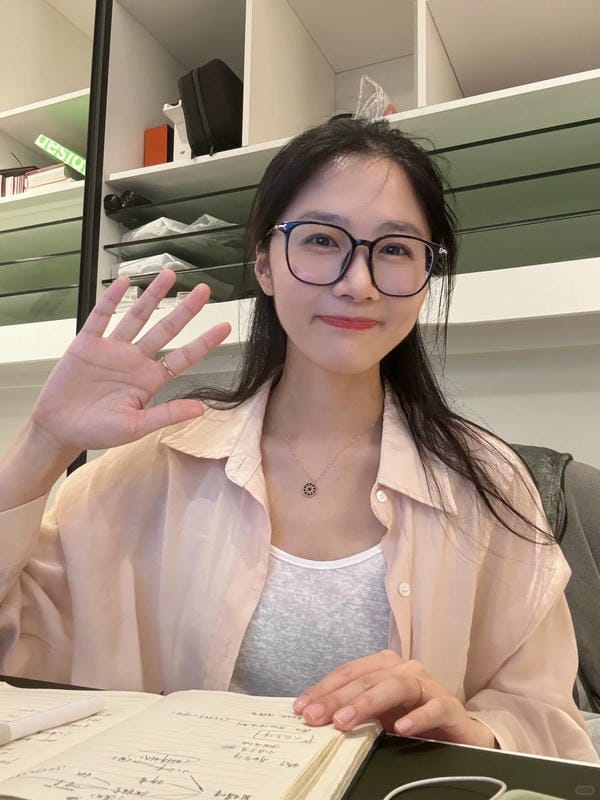 ảnh gái xinh đeo kính (6)