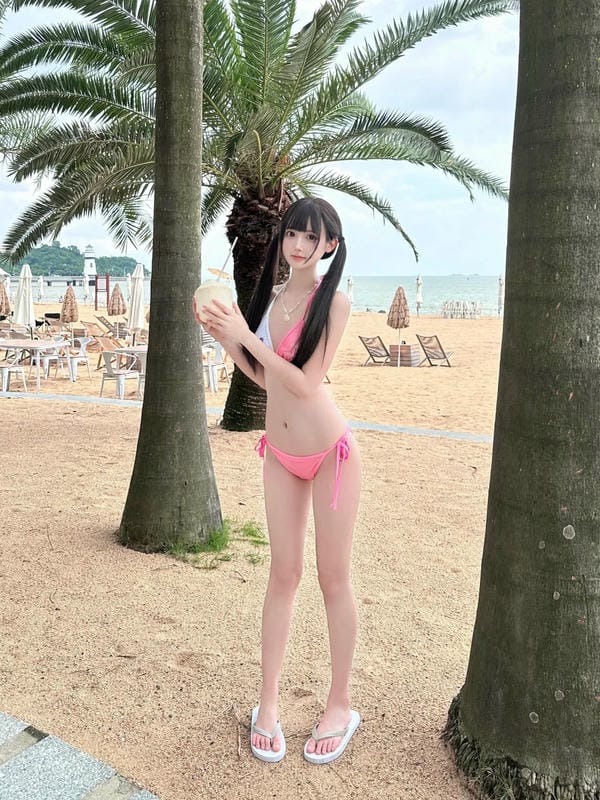 ảnh gái xinh mặc bikini siêu nhỏ (13)