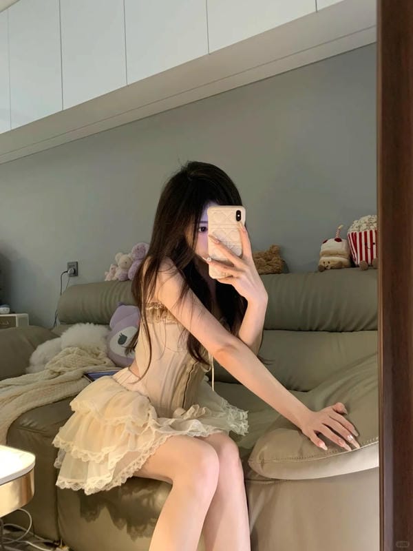 ảnh gái xinh mặc váy ngắn (4)