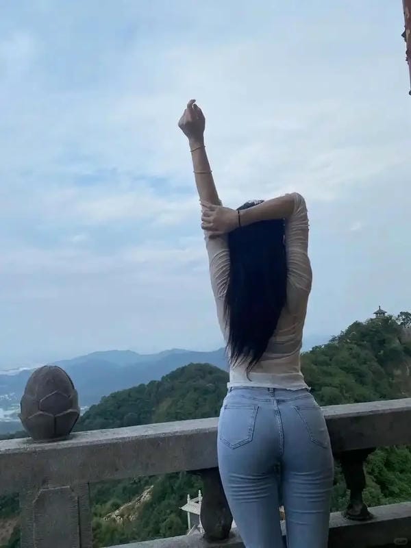 ảnh gái xinh mông to (11) ảnh gái xinh mông to (11)