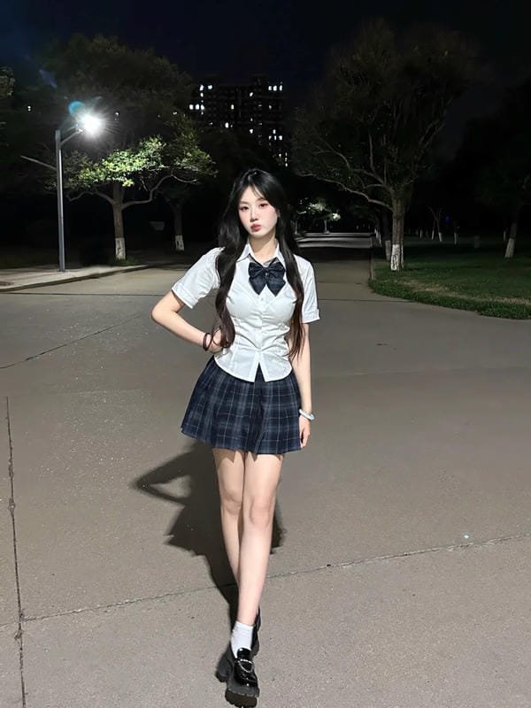 ảnh gái xinh tiktok mặc váy ngắn