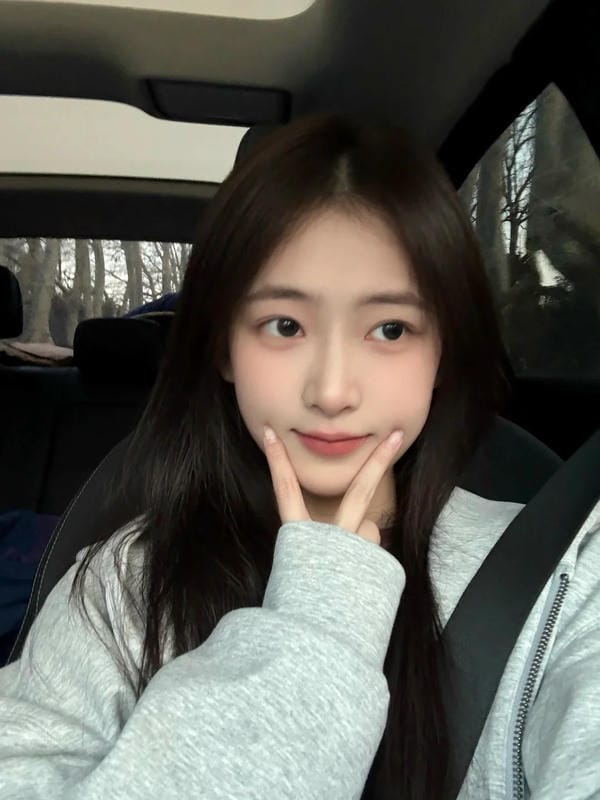 con gái ảnh avatar cute