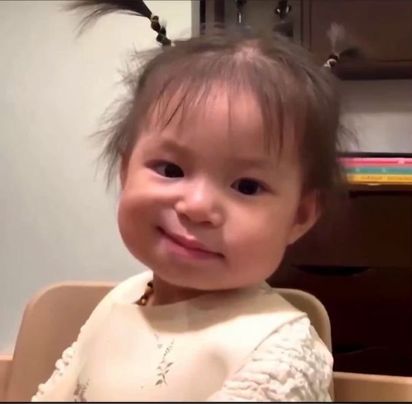 meme pam nhếch mép