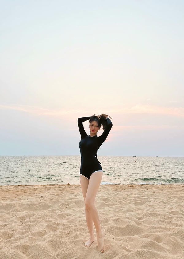 hoà minzy bikini (1)