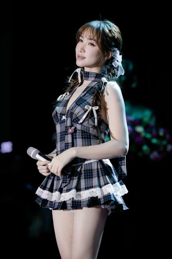 hoà minzy sexy (12)