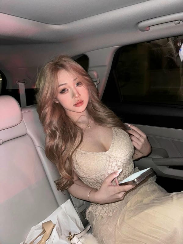 trần hà linh bikini (5)