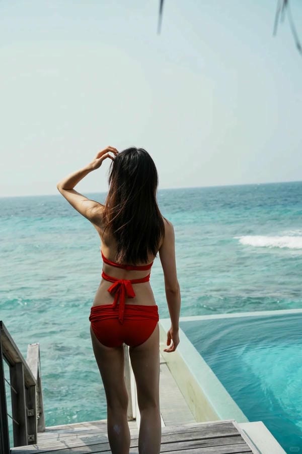 bikini lọt khe màu đỏ (20)