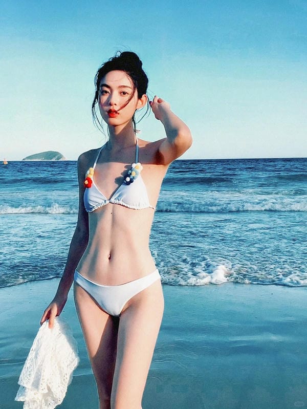 bikini siêu nhỏ và mỏng xuyên thấu (18)