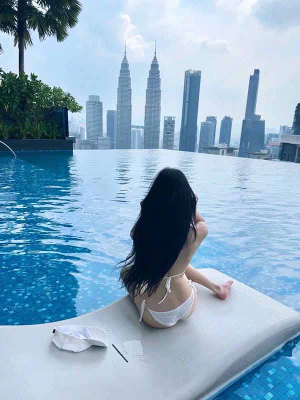 bikini siêu nhỏ và mỏng xuyên thấu (6)