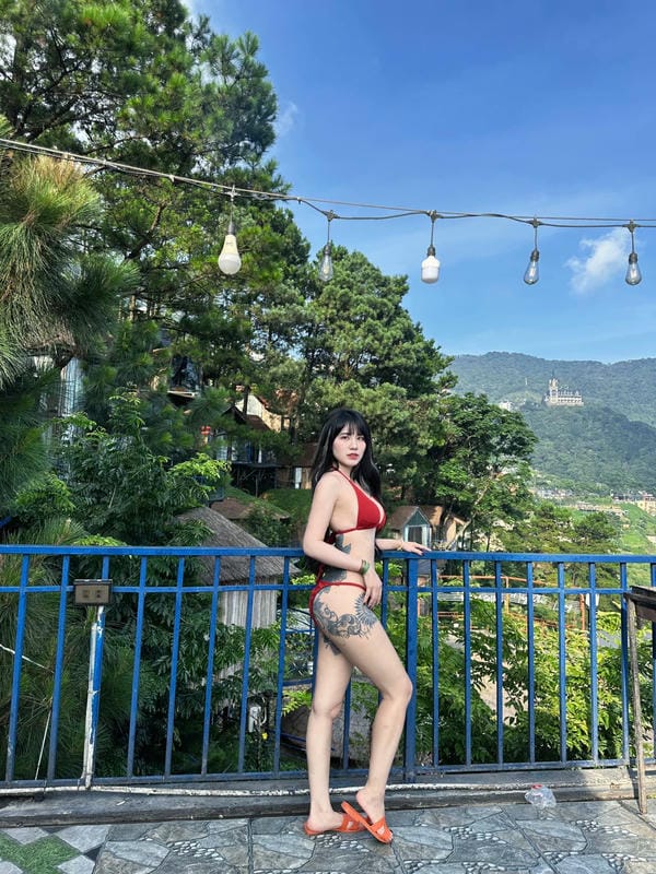 linh miu mặc bikini