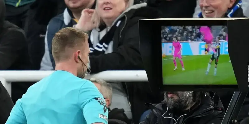 Quyết định VAR ảnh hưởng trực tiếp đến kết quả Premier League